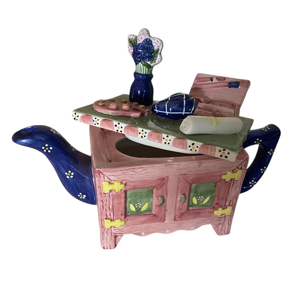 Two Collectable Fun Tea Pots - Picture 4 of 7